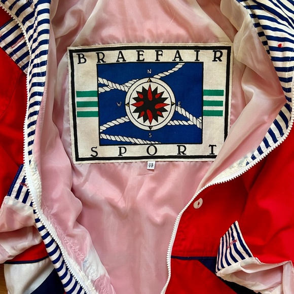 Woman’s jacket - Picture 2 of 3